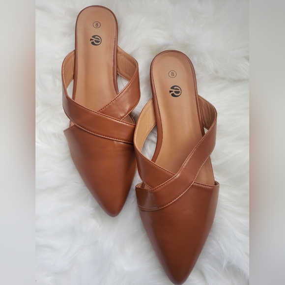 Rekayla Women’s Mules Closed Pointed Toe Backless Loafer Shoes - Picture 2 of 5